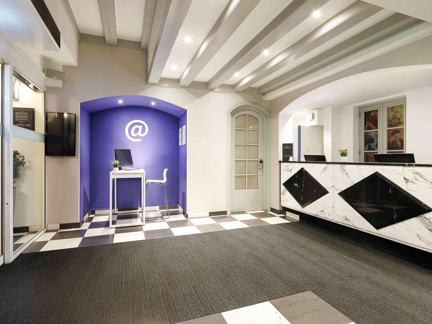 ibis-Styles-Amsterdam-Central-Station-Sports-and-Entertainment-4