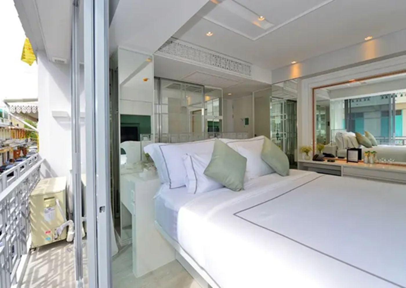 Riva-Arun-Bangkok-Room-15