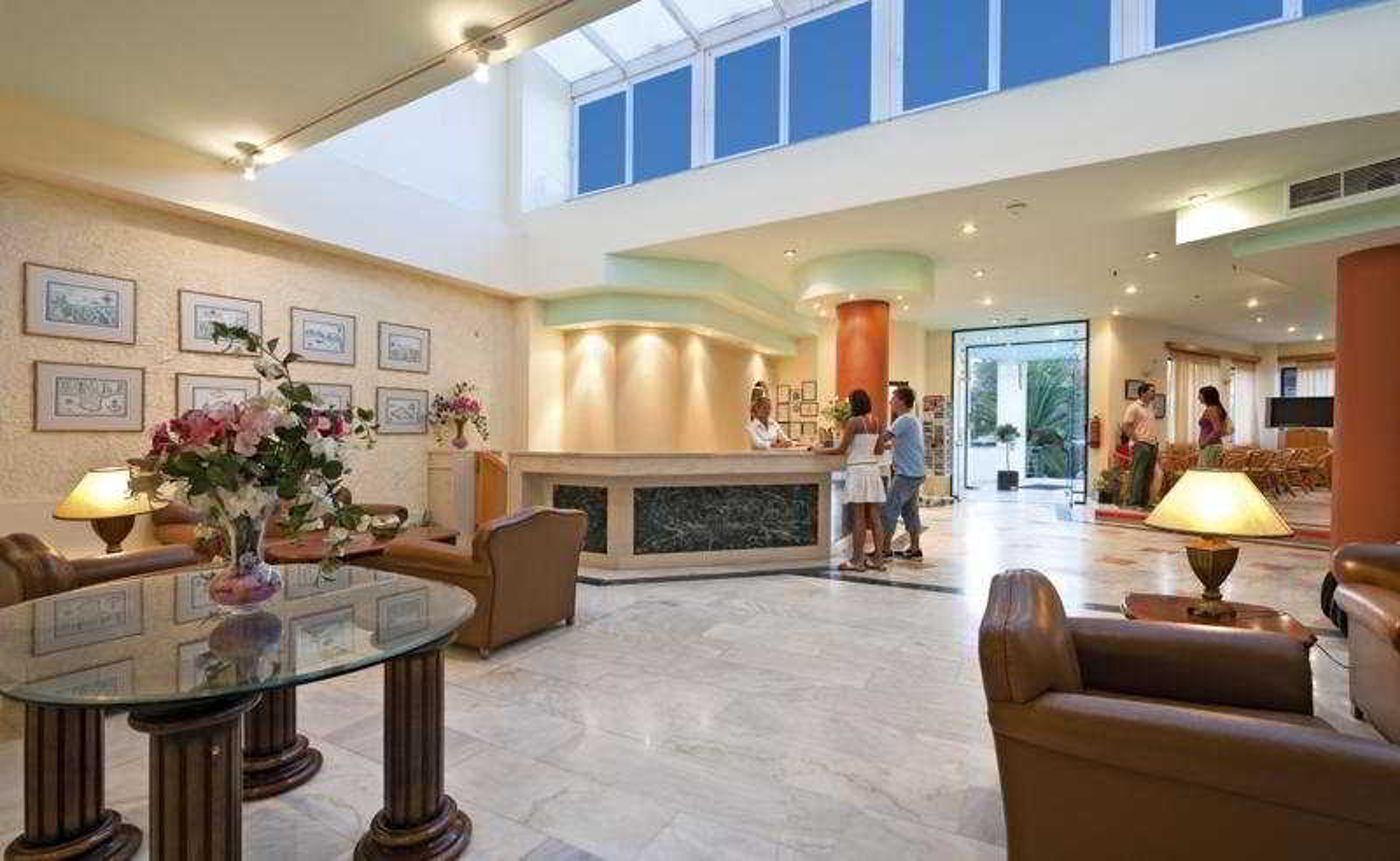 Azul-Eco-Hotel-Lobby-30