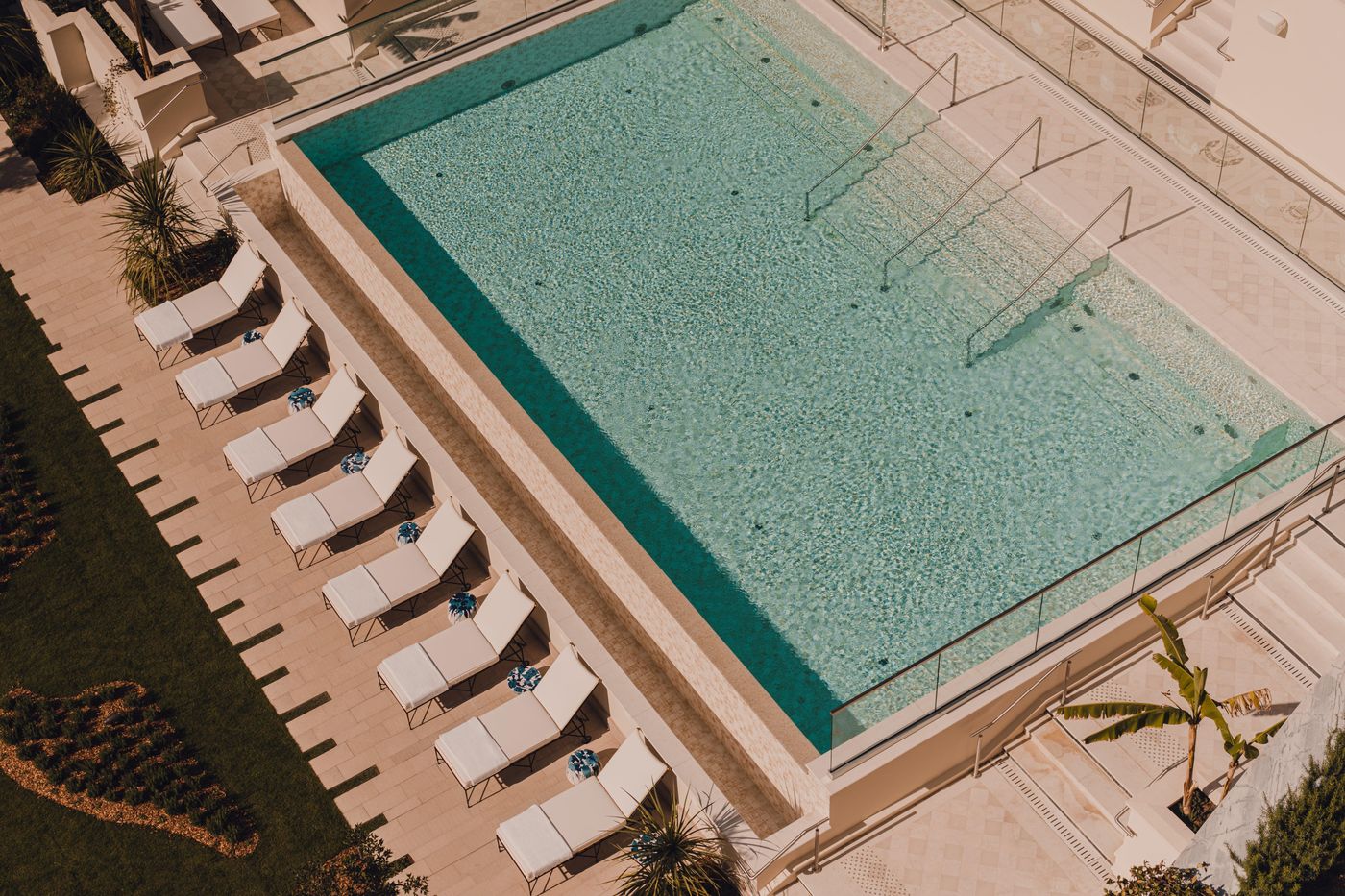 Regent-Carlton-Cannes-Pool-4