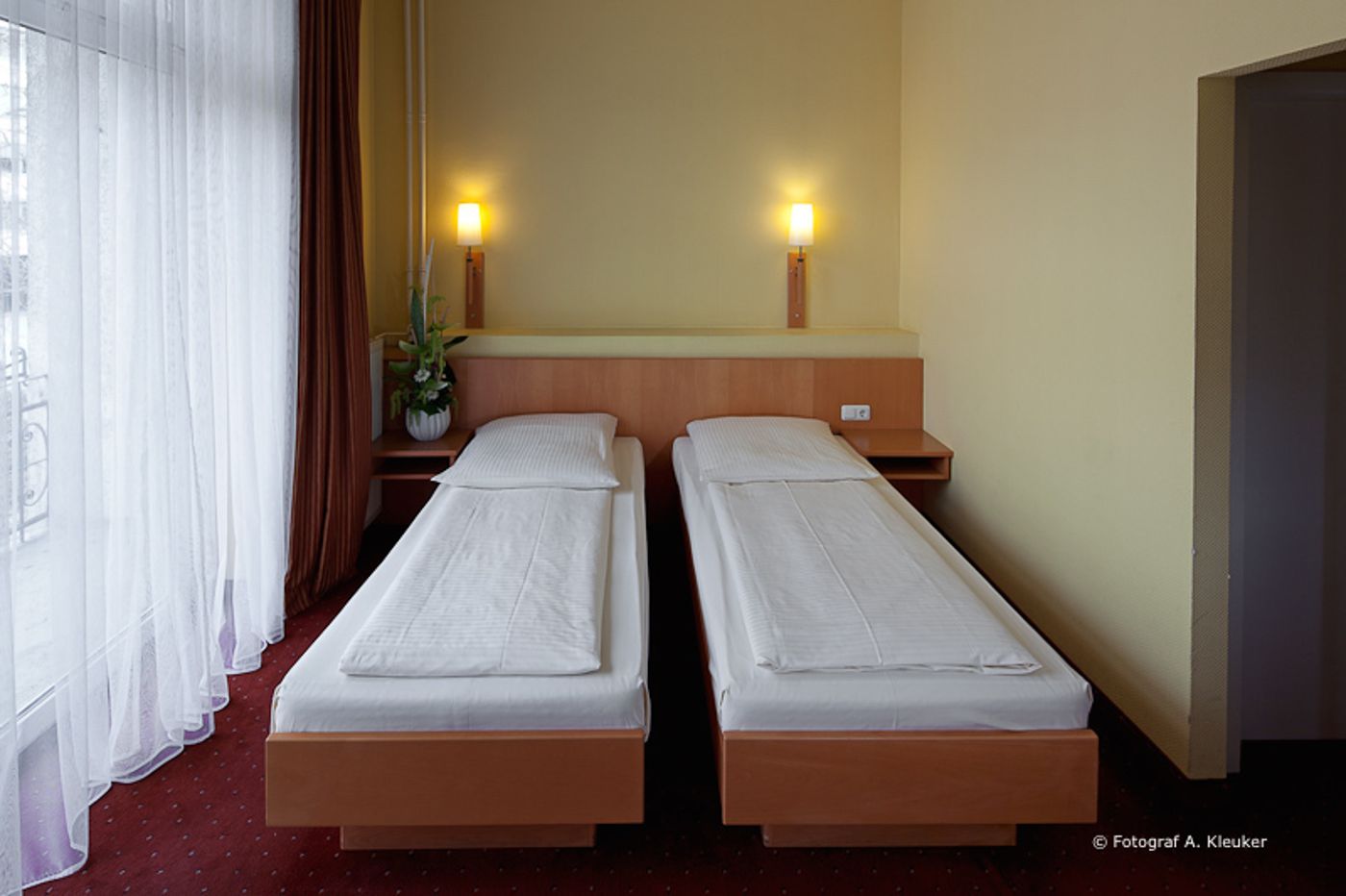 Air-in-Berlin-Hotel-Room-17