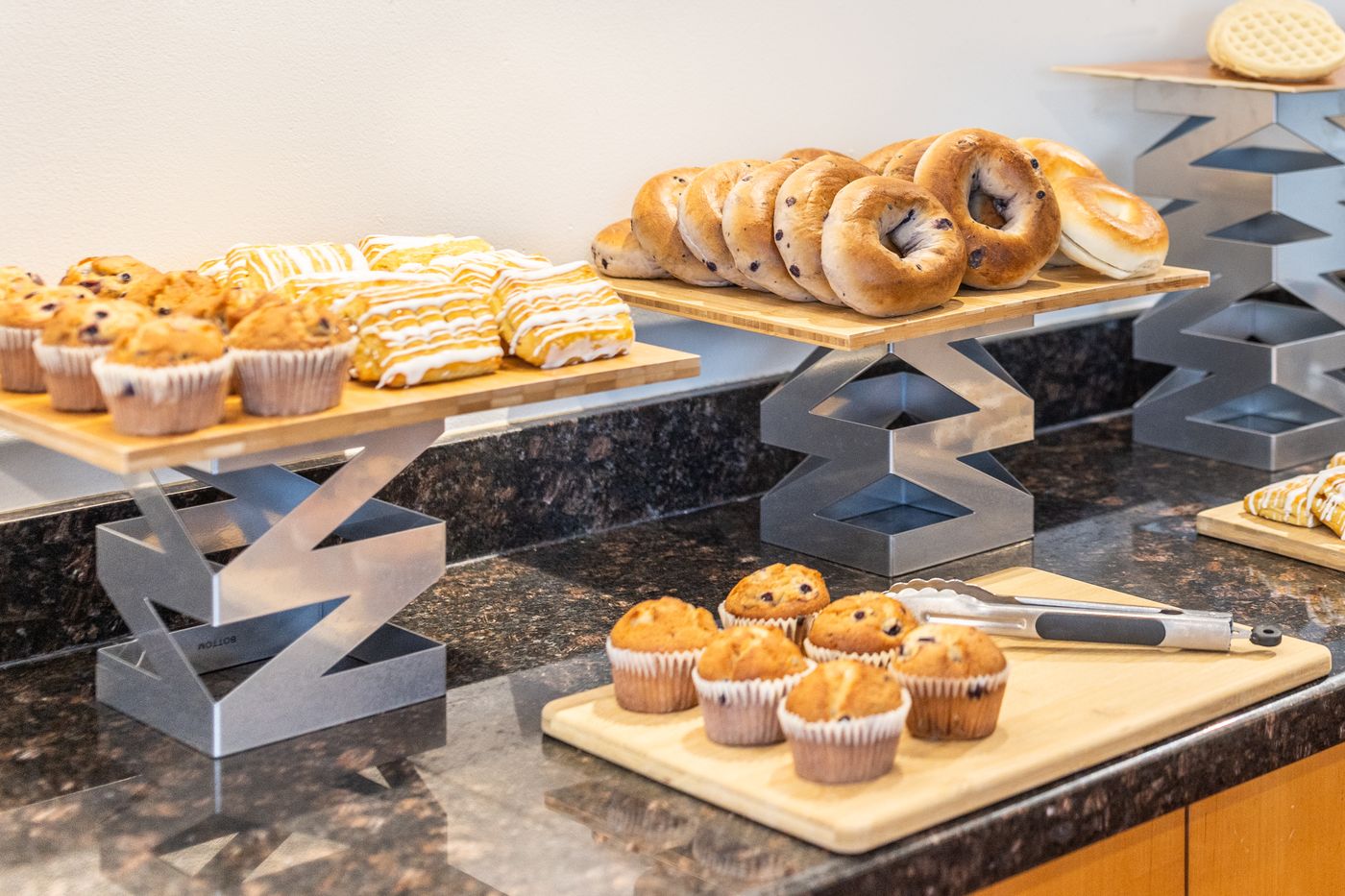 Atrium-Hotel-Vancouver-Restaurant-64