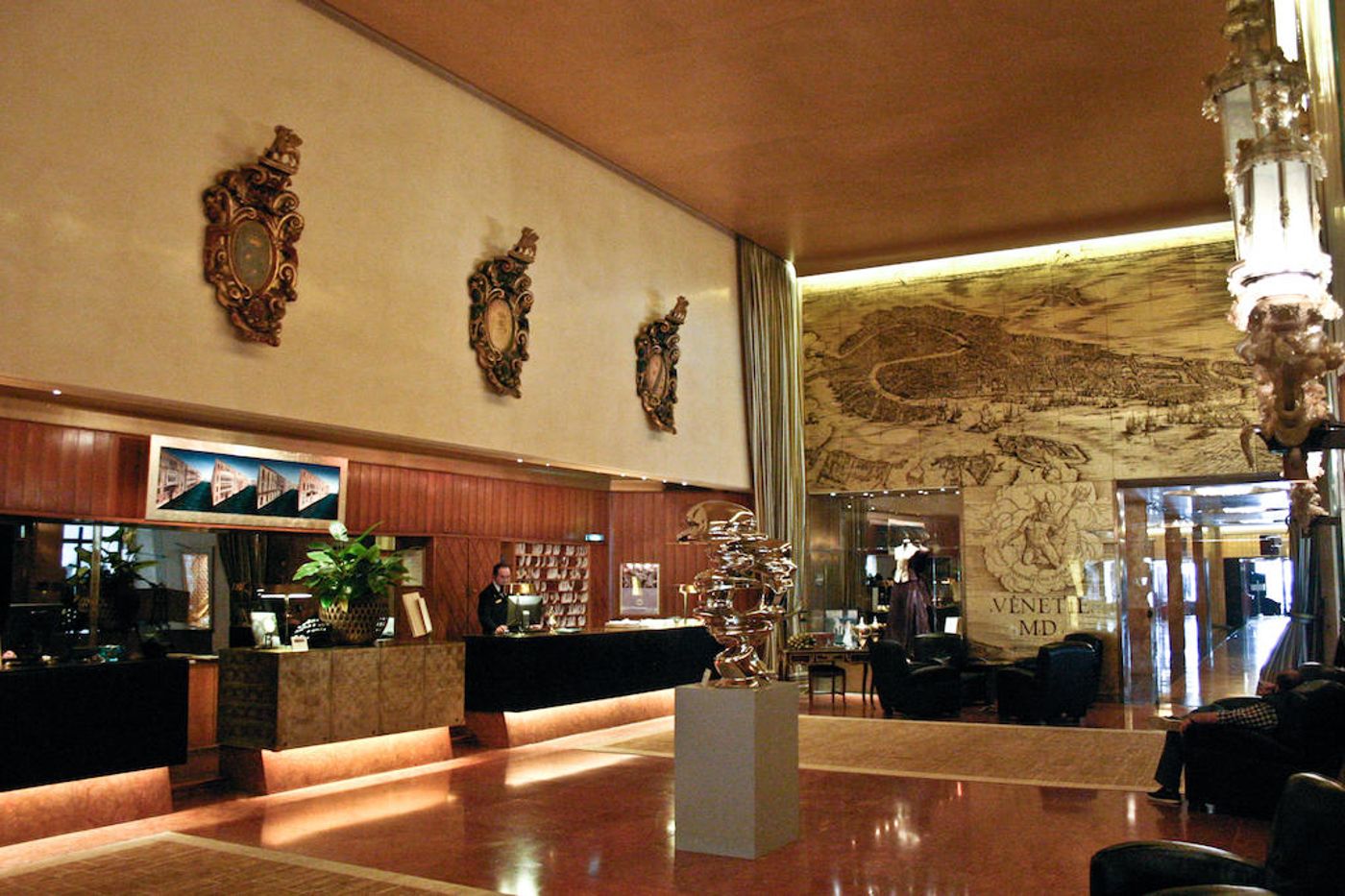 Bauer-Palazzo-Lobby-14