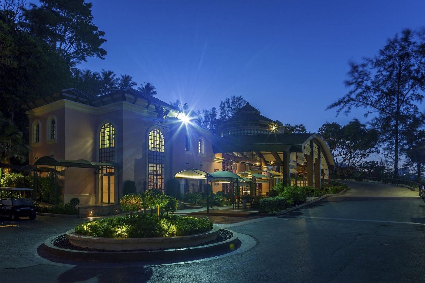 Centara-Grand-Beach-Resort-Phuket-Lobby-22