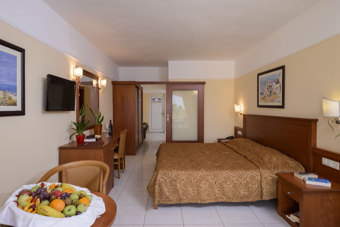 Vantaris-Palace-Room-22