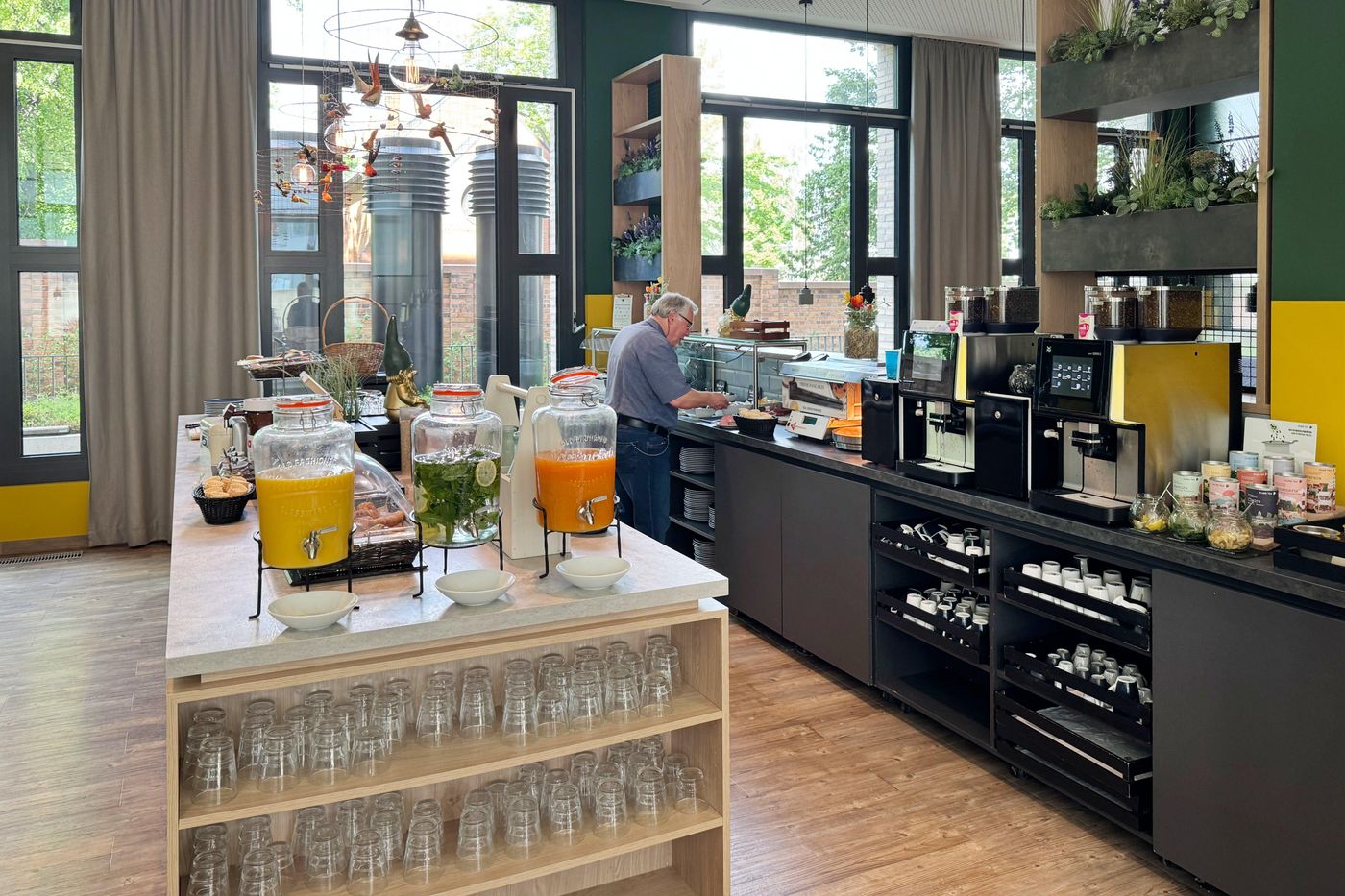 the-niu-Dwarf-Restaurant-11