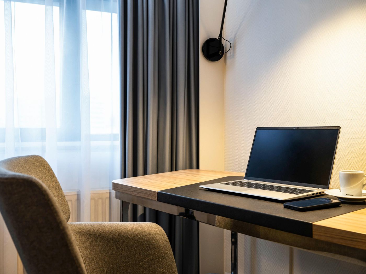 Novotel-Amsterdam-City-Room-9