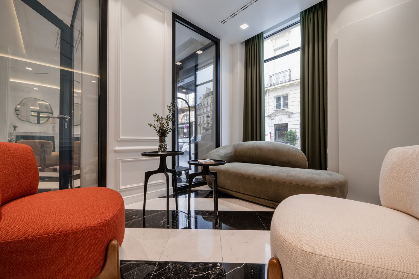 Hotel-Bourgogne---Montana-Lobby-1