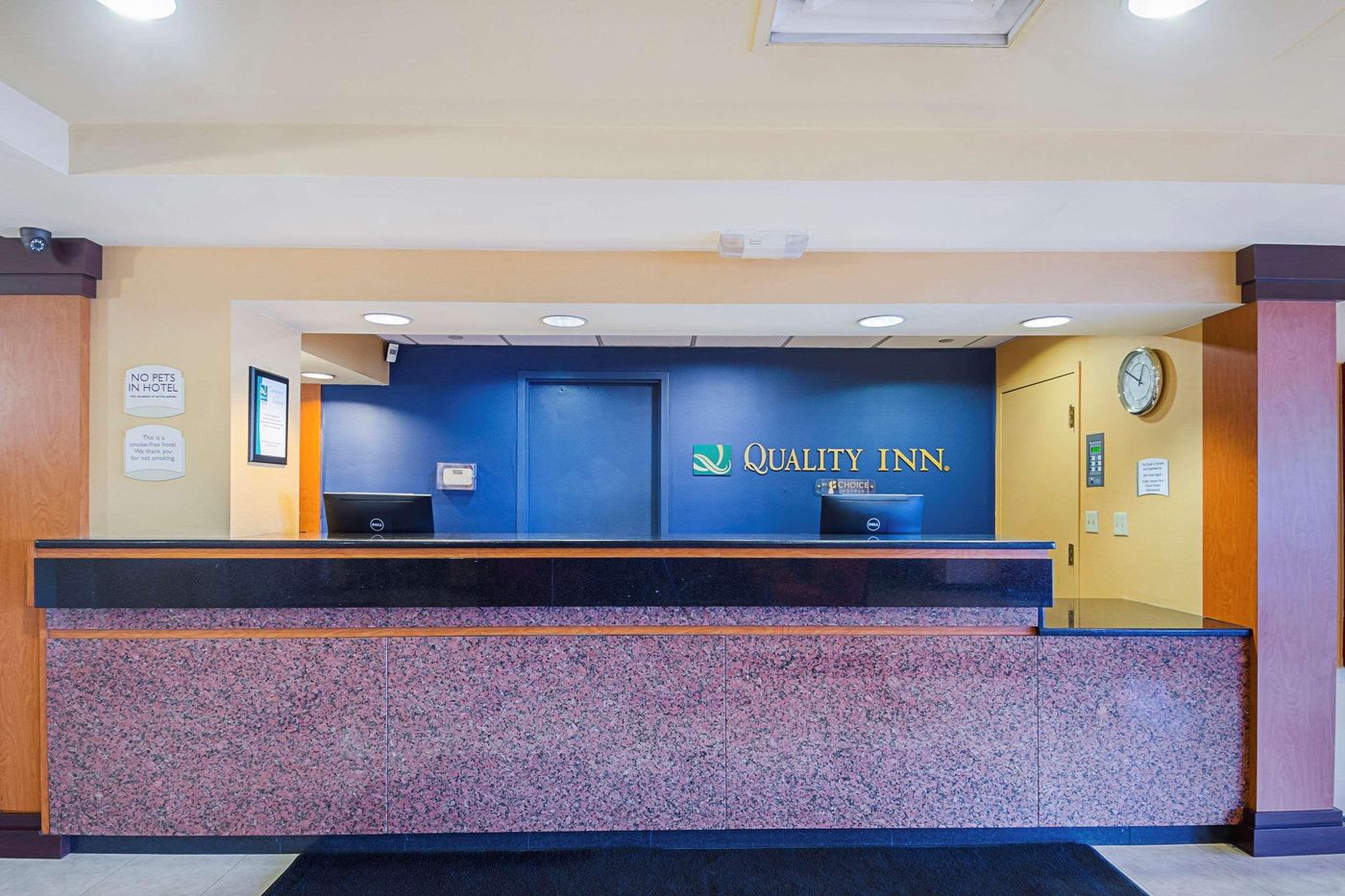 Quality-Inn-Boston-revere-Lobby-14