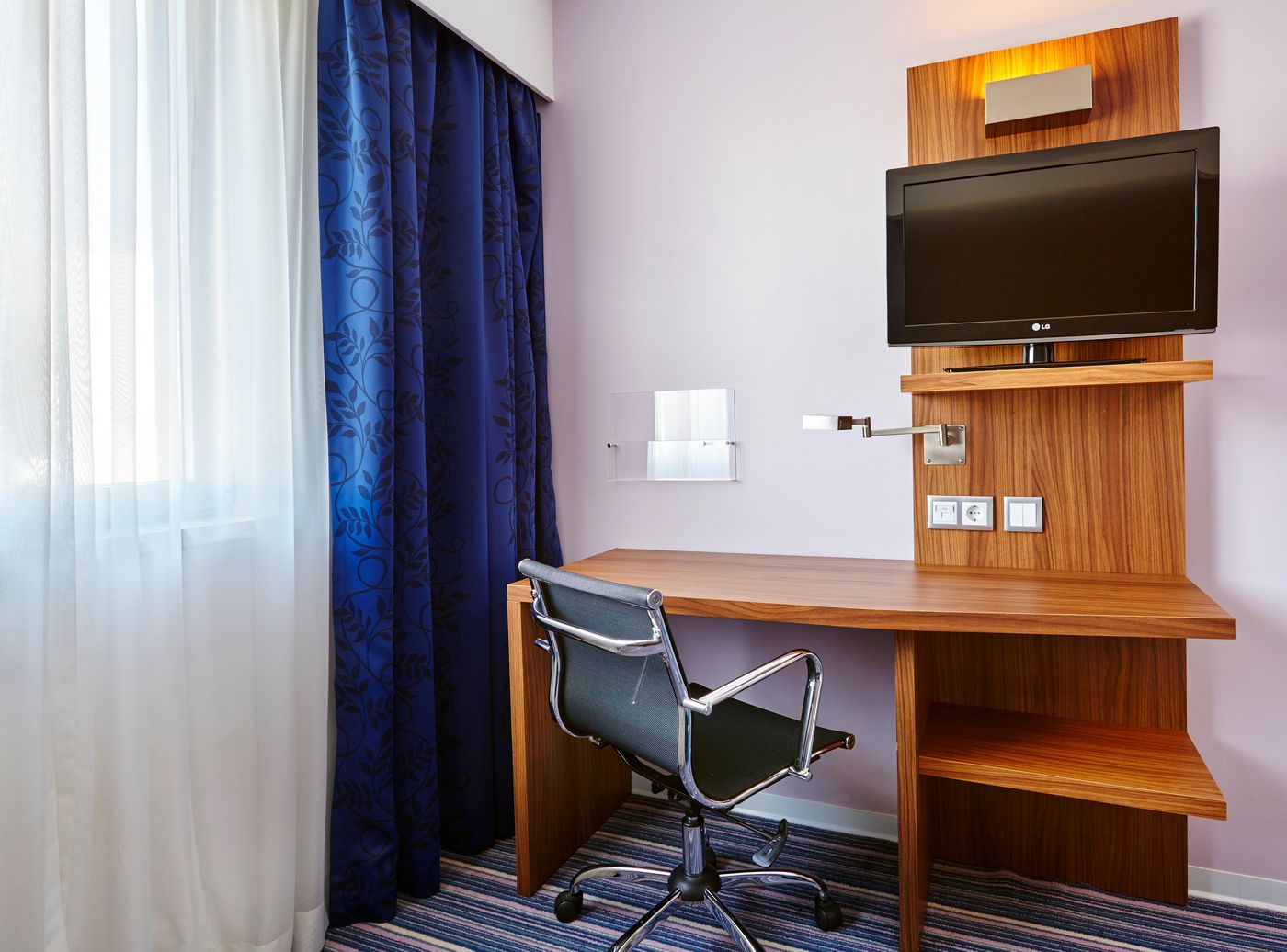 Holiday-Inn-Express-Lisbon-Airport-Room-29