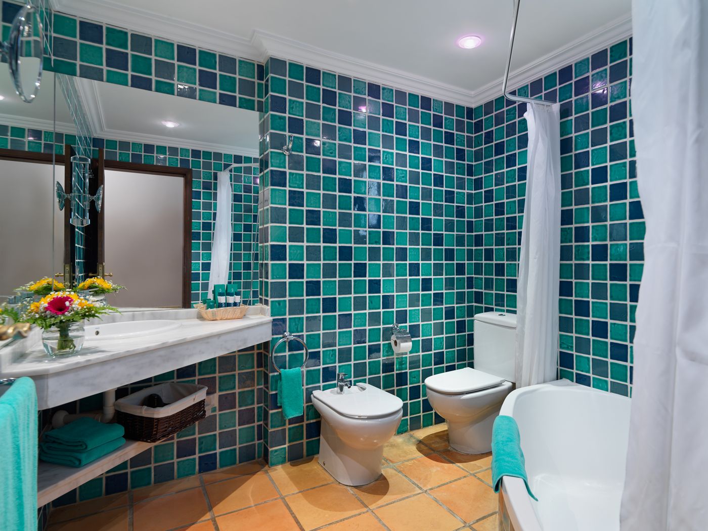 Regency-Country-Club-Room-32