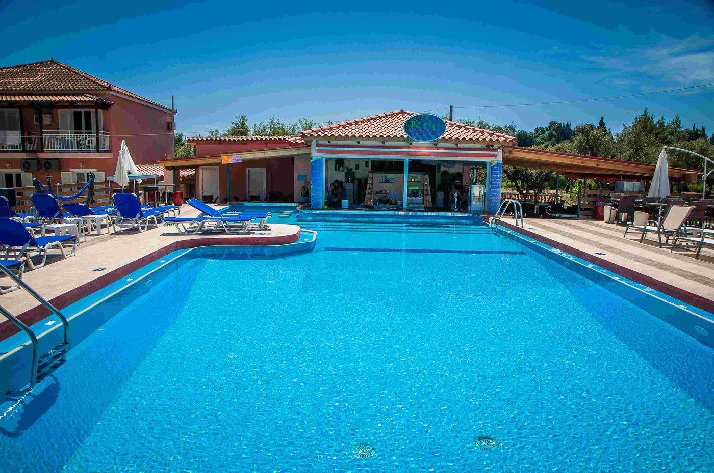 Savvas-De-Mar-Pool-5