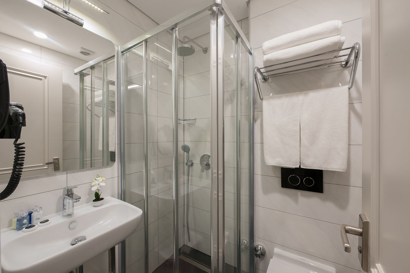 Le-Petit-Palace-Hotel-Room-22