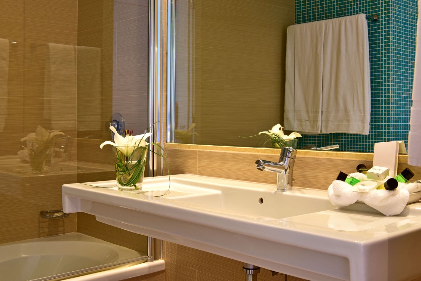 Pestana-Dom-Joao-II-Hotel---Beach-Resort-Room-34