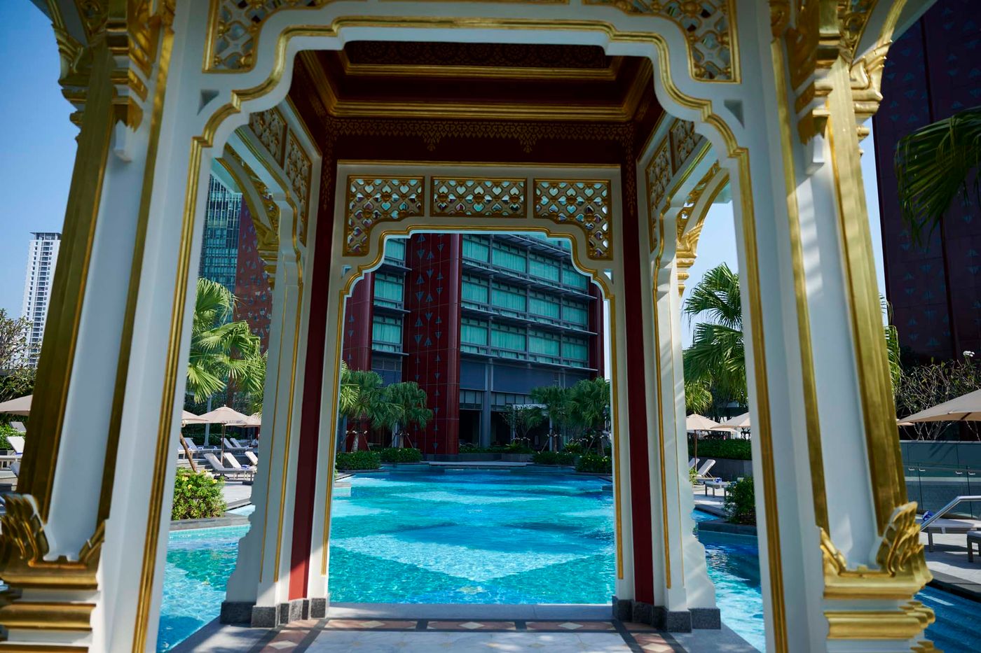 Chatrium-Grand-Bangkok-Pool-3