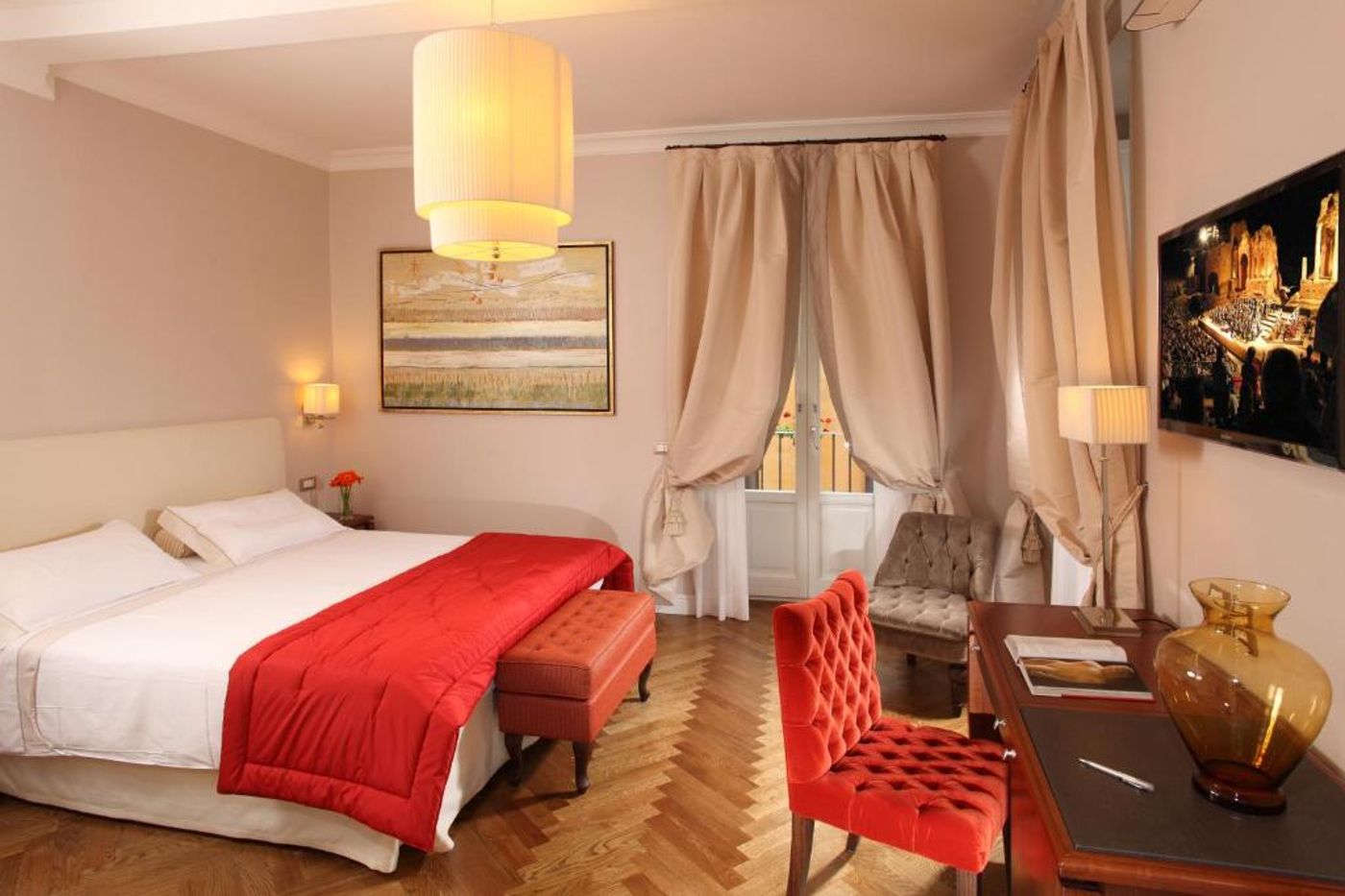 Vivaldi-Luxury-Hotel-Room-1