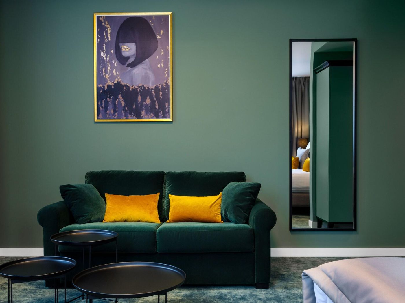 Wawel Queen-Poland-Krakow-Lobby-6