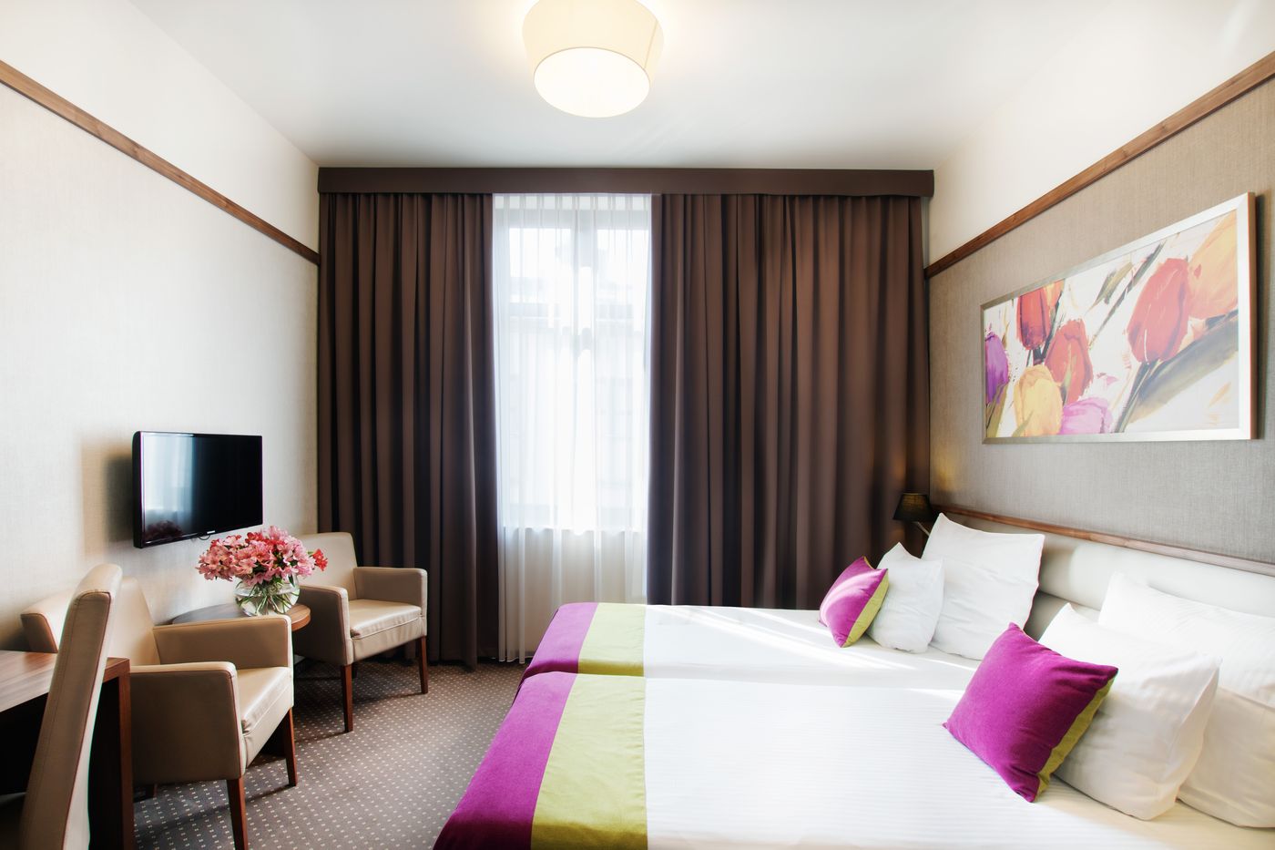 Golden-Tulip-Krakow-City-Center-Room-17