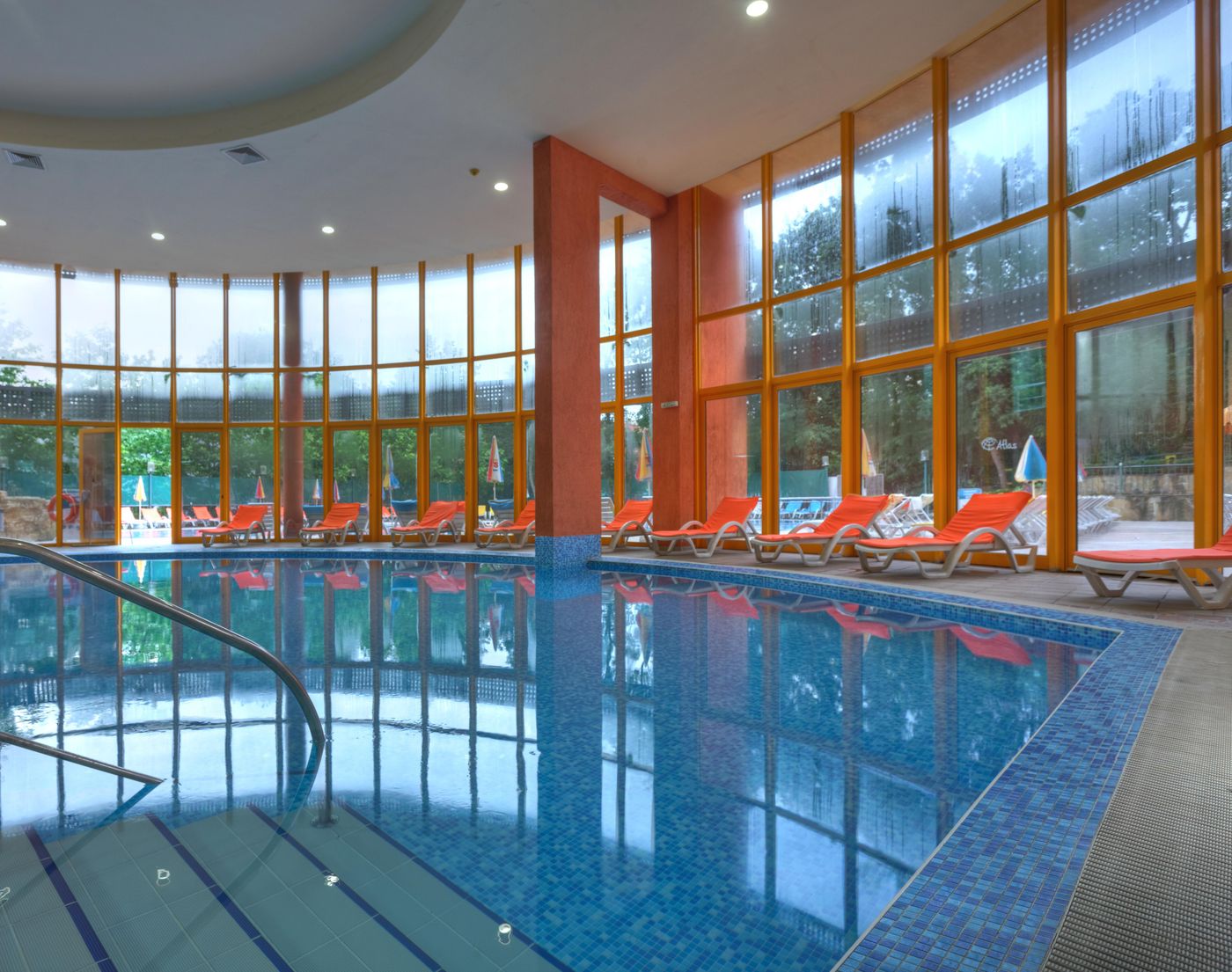 Atlas-Pool-24