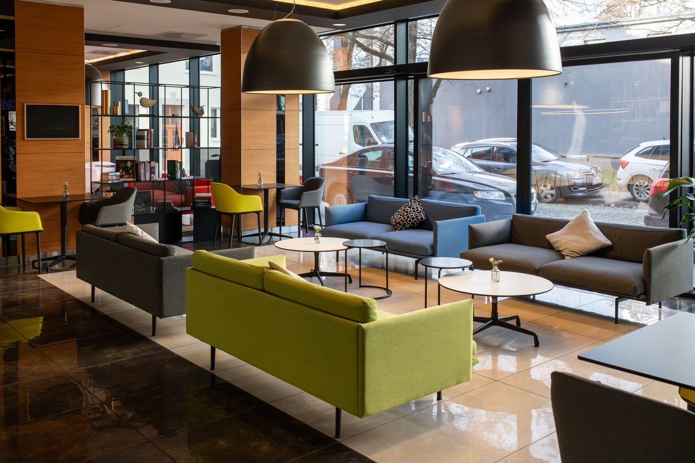 Q-Hotel-Plus-Krakow-Lobby-5