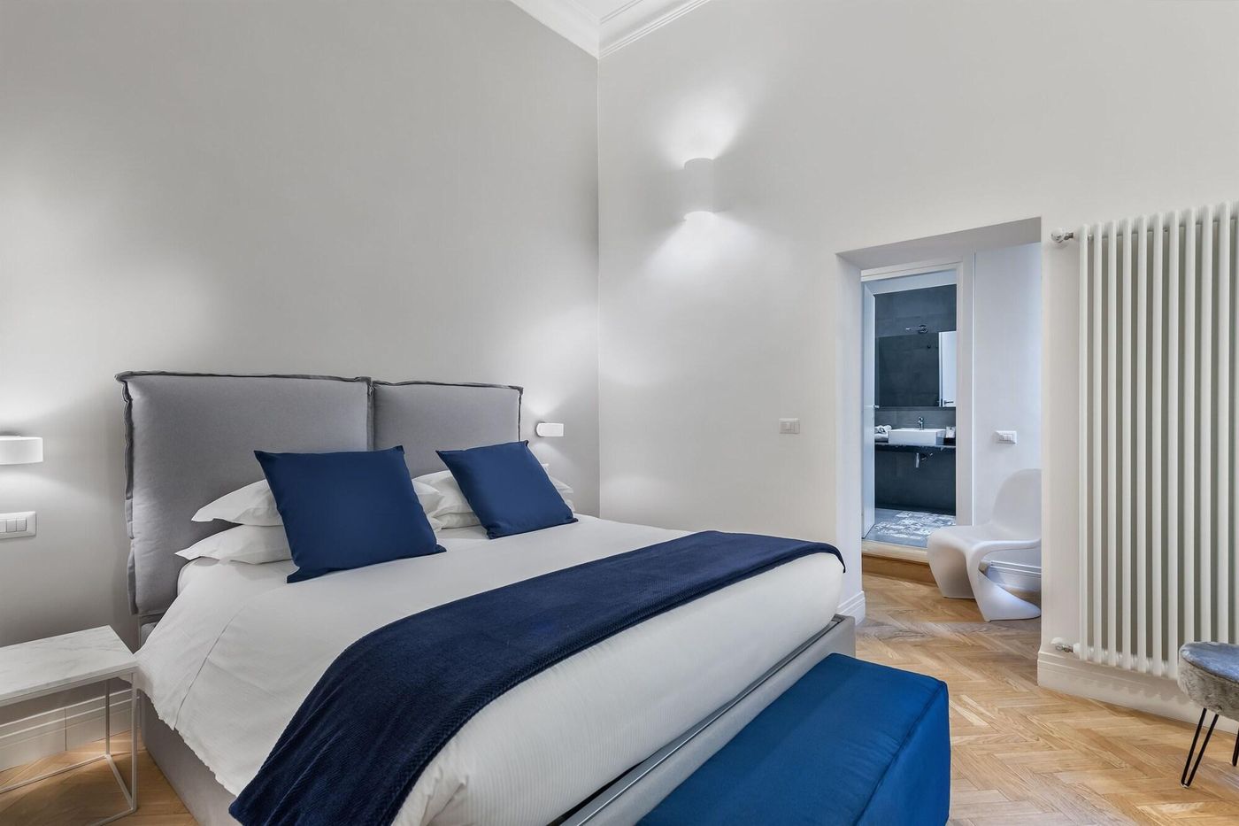 Da-Me-Suites-Room-17