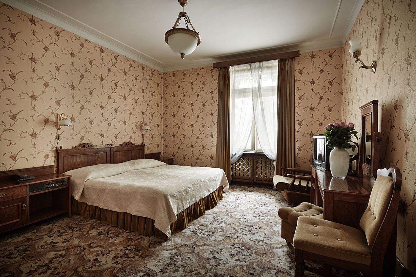 Hotel-H15-Francuski-Old-Town---Destigo-Hotels-Room-7