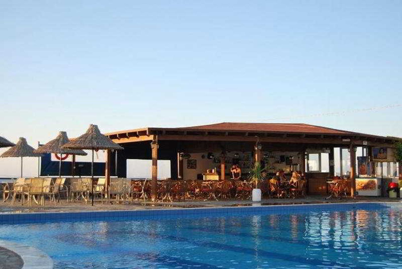 Ocean-Heights-Pool-9