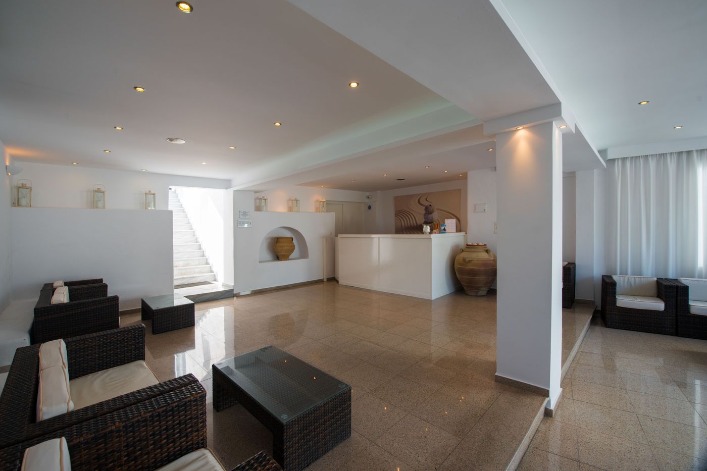 Giannoulaki-Aparthotel-Lobby-29