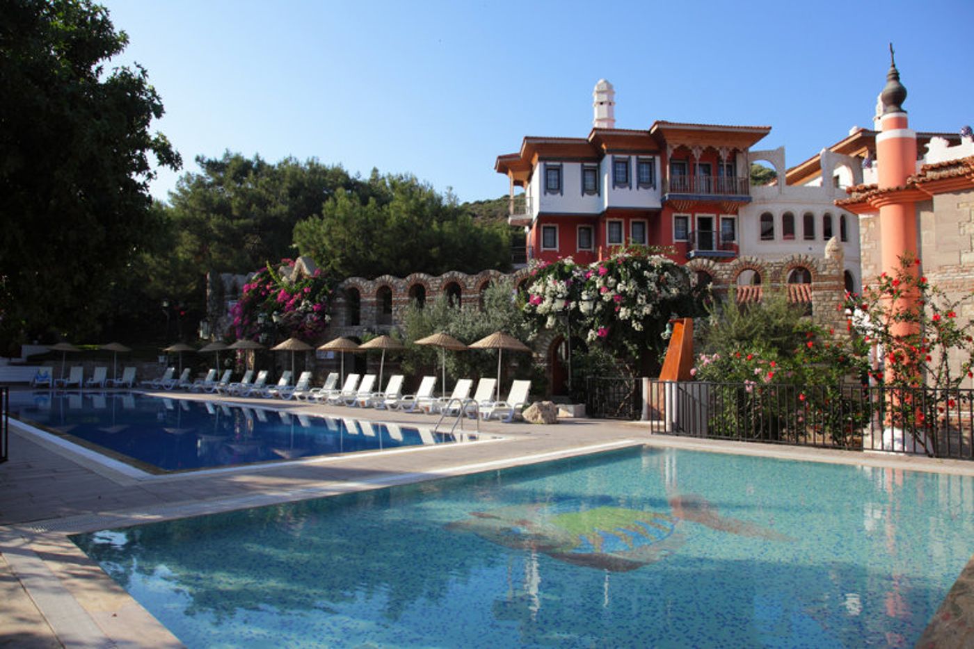 Perili-Bay-Resort-Pool-2