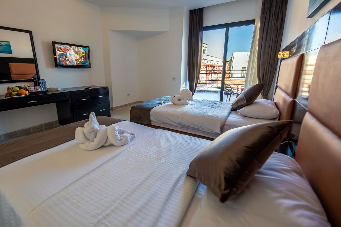 La Rosa Waves Beach Resort & Aqua Park