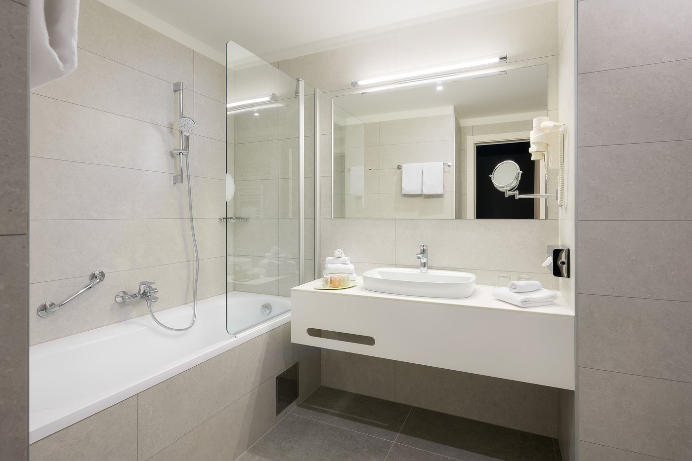 Salona-Palace-Room-30