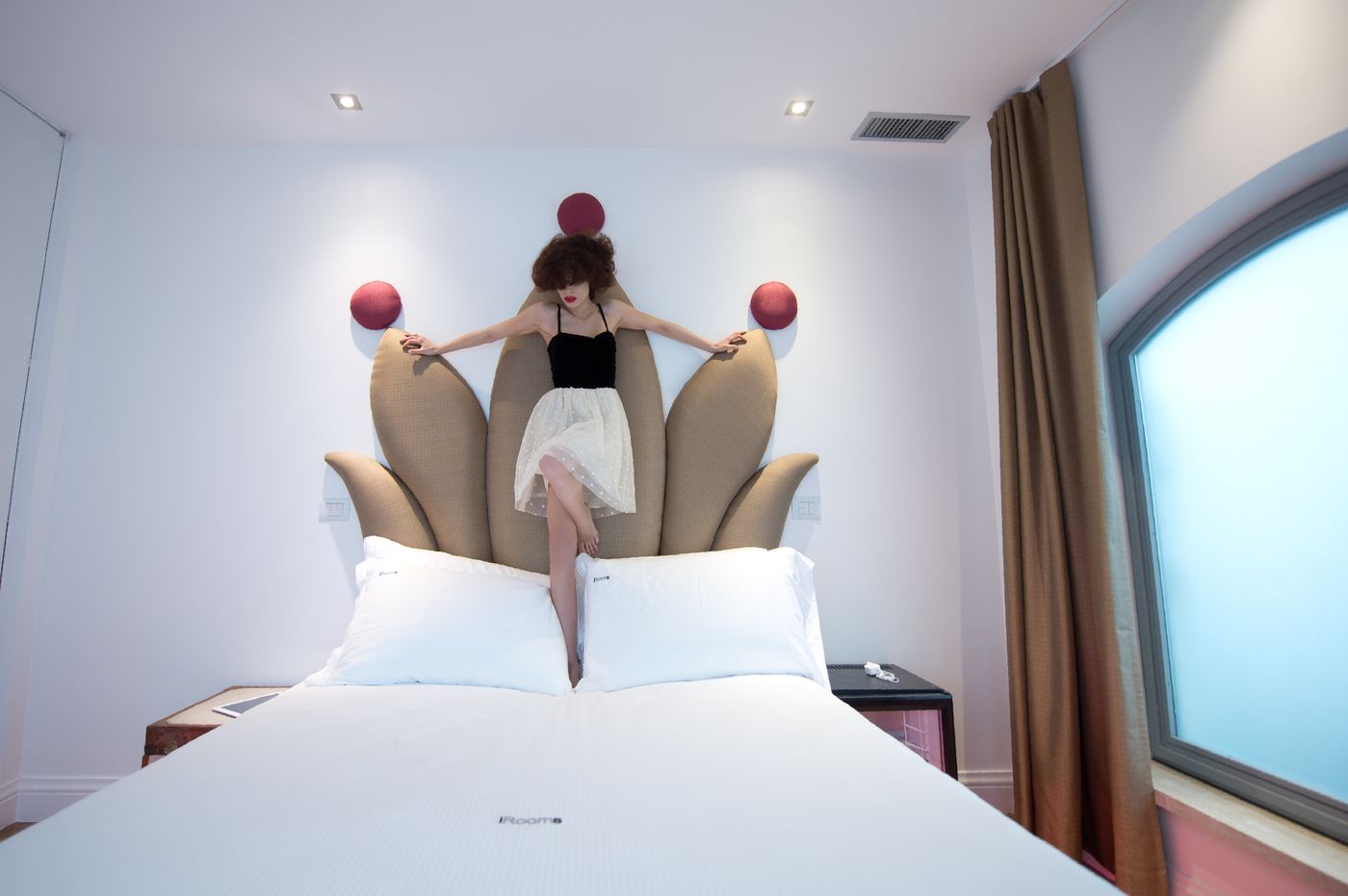 iRooms-Forum---Colosseum-Room-11