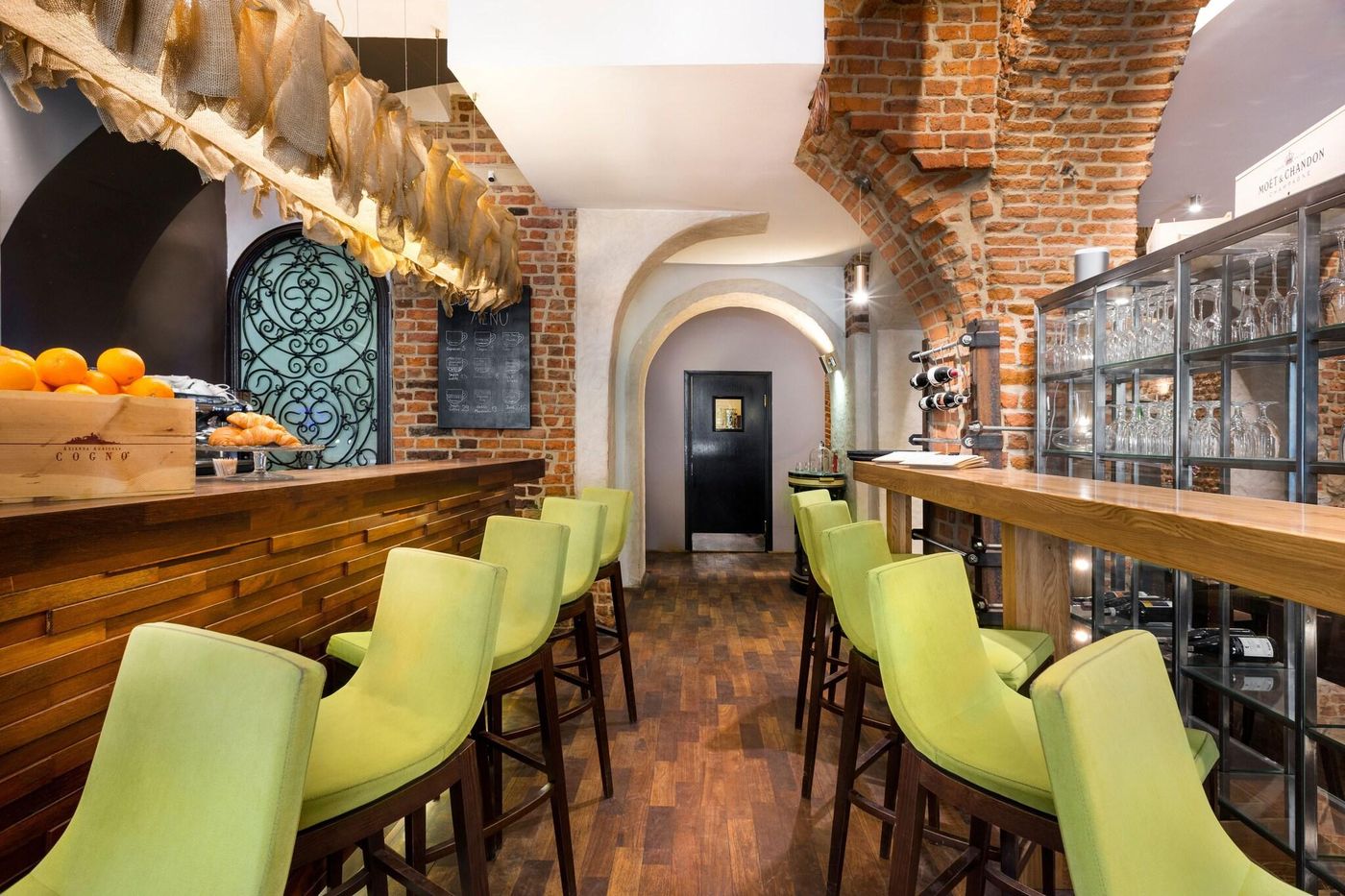 Aparthotel-Stare-Miasto-Bar-6