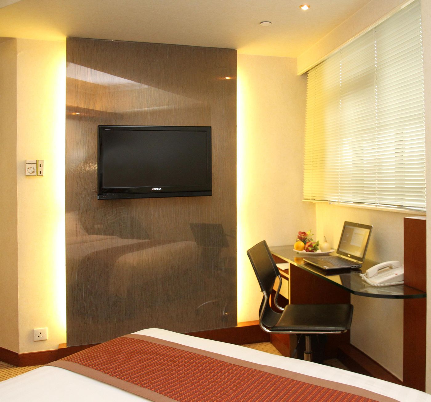 Stanford-Hillview-Room-21