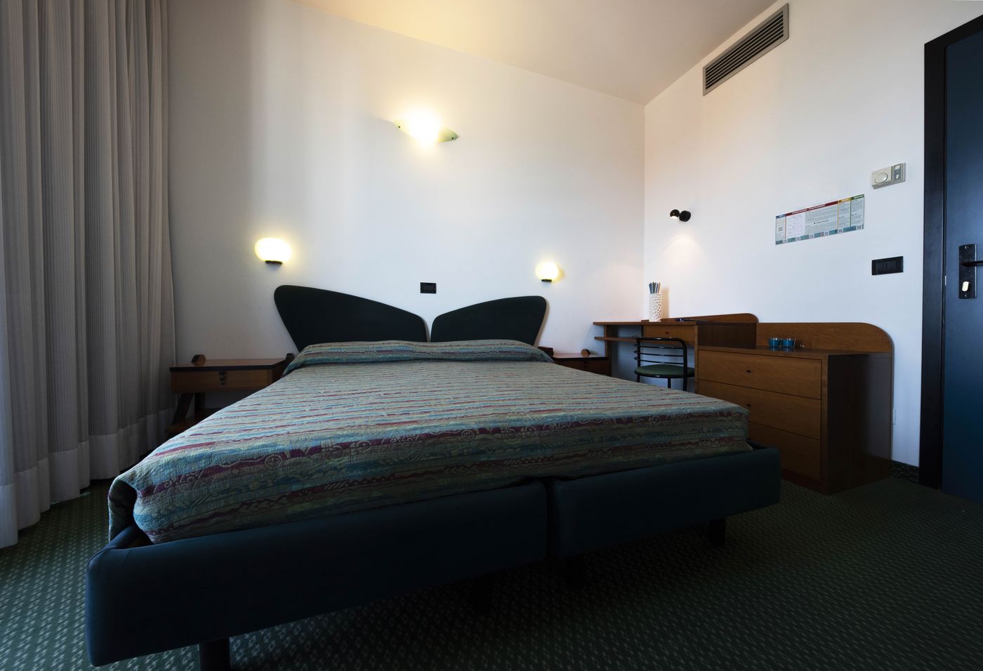 Hotel Ali D'oro-Italy-Rimini-Room-6