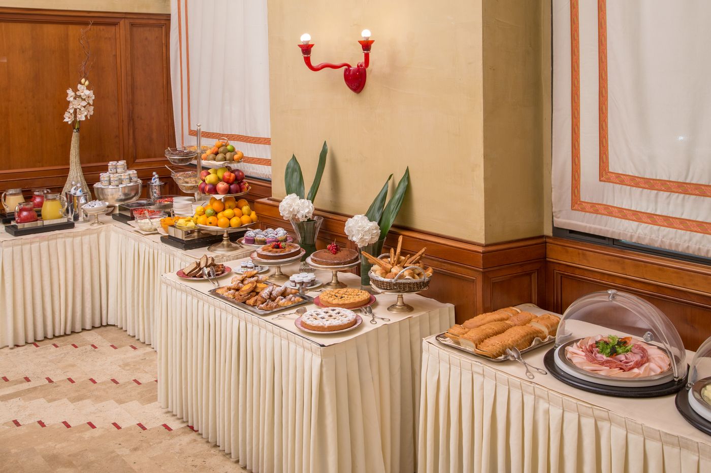 Unaway-Hotel-Empire-Roma-Restaurant-39