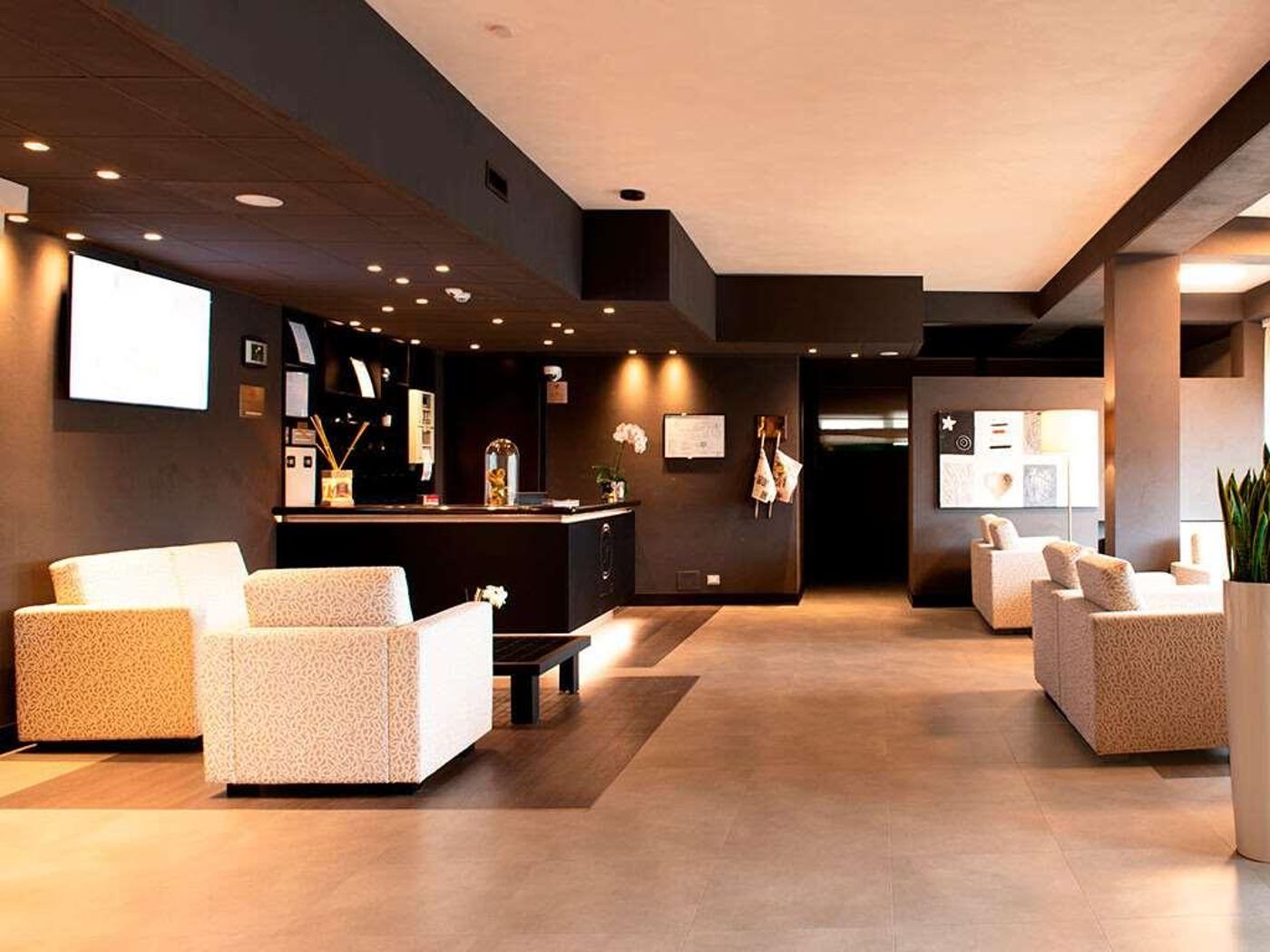 Hotel King-Italy-ROME-Lobby-7