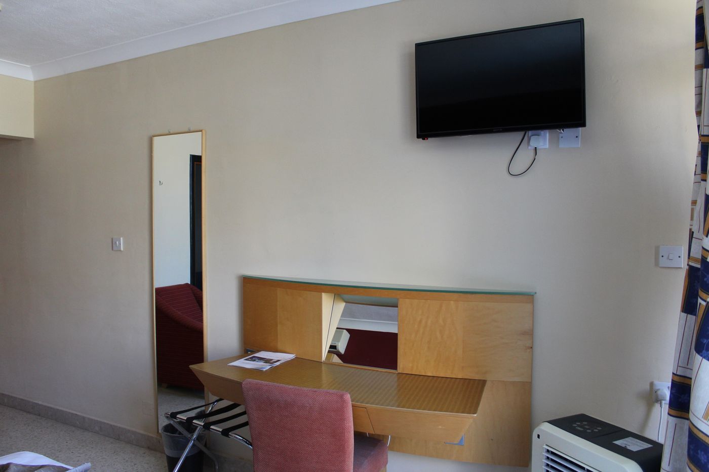 The-St-George-Park-Hotel-Room-23