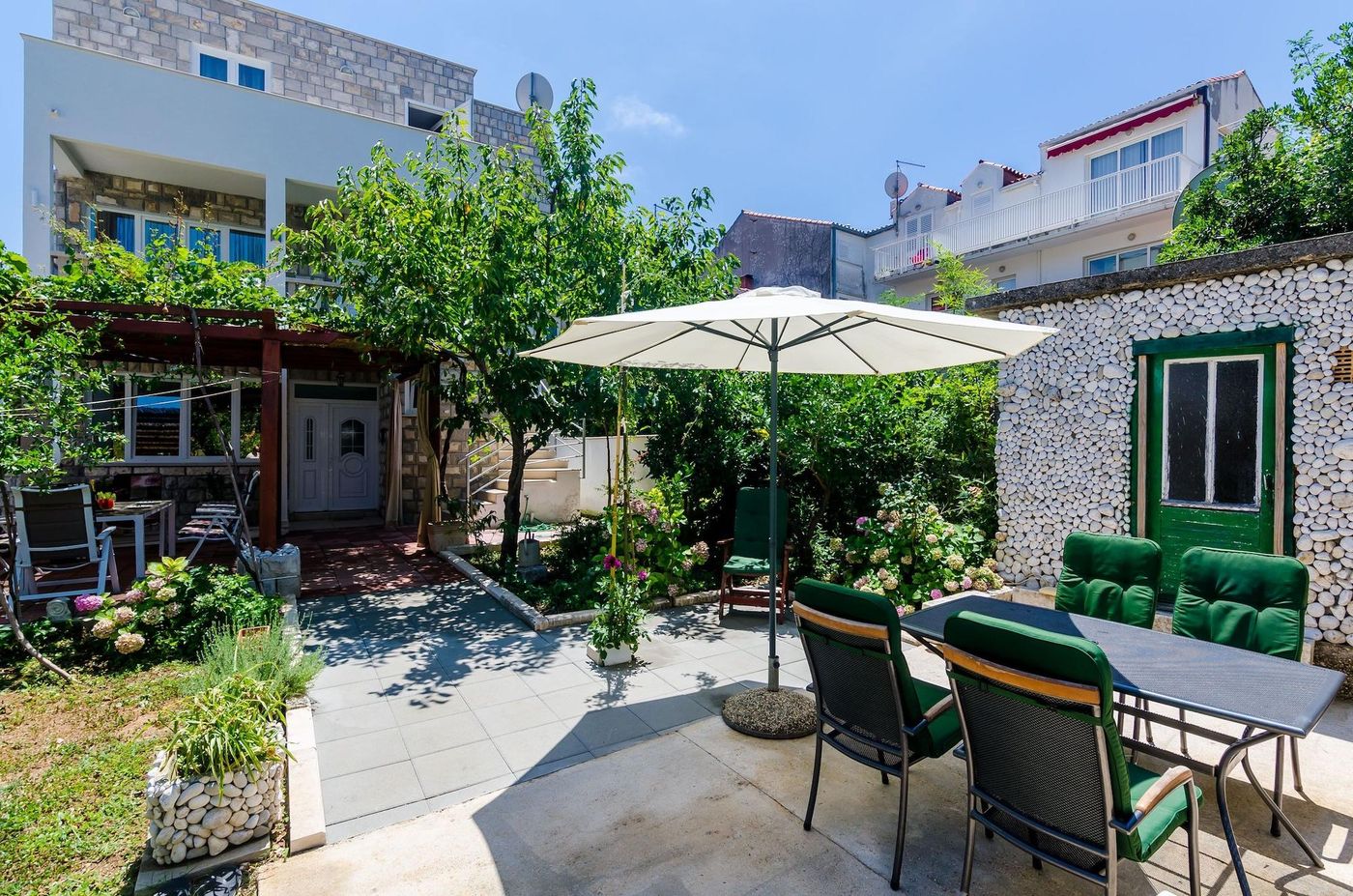 Apartments---Rooms-V-M-Room-5