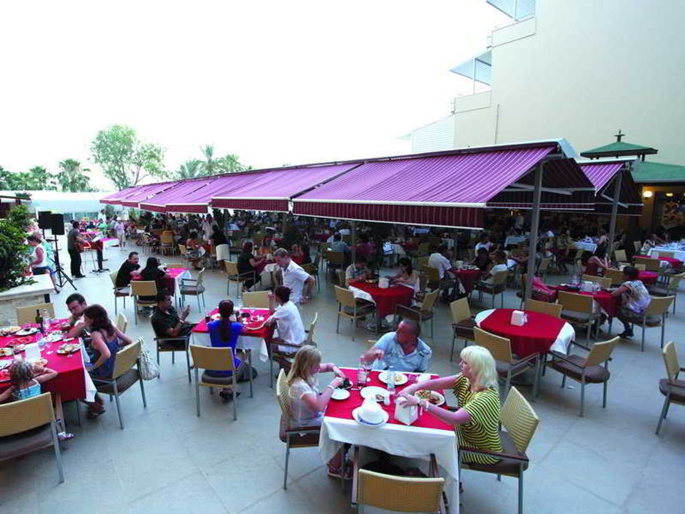 Doganay-Beach-Club-Restaurant-15