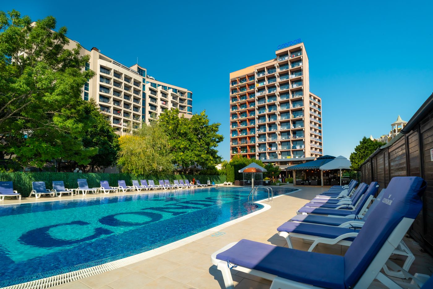 MPM-Hotel-Condor-Pool-3