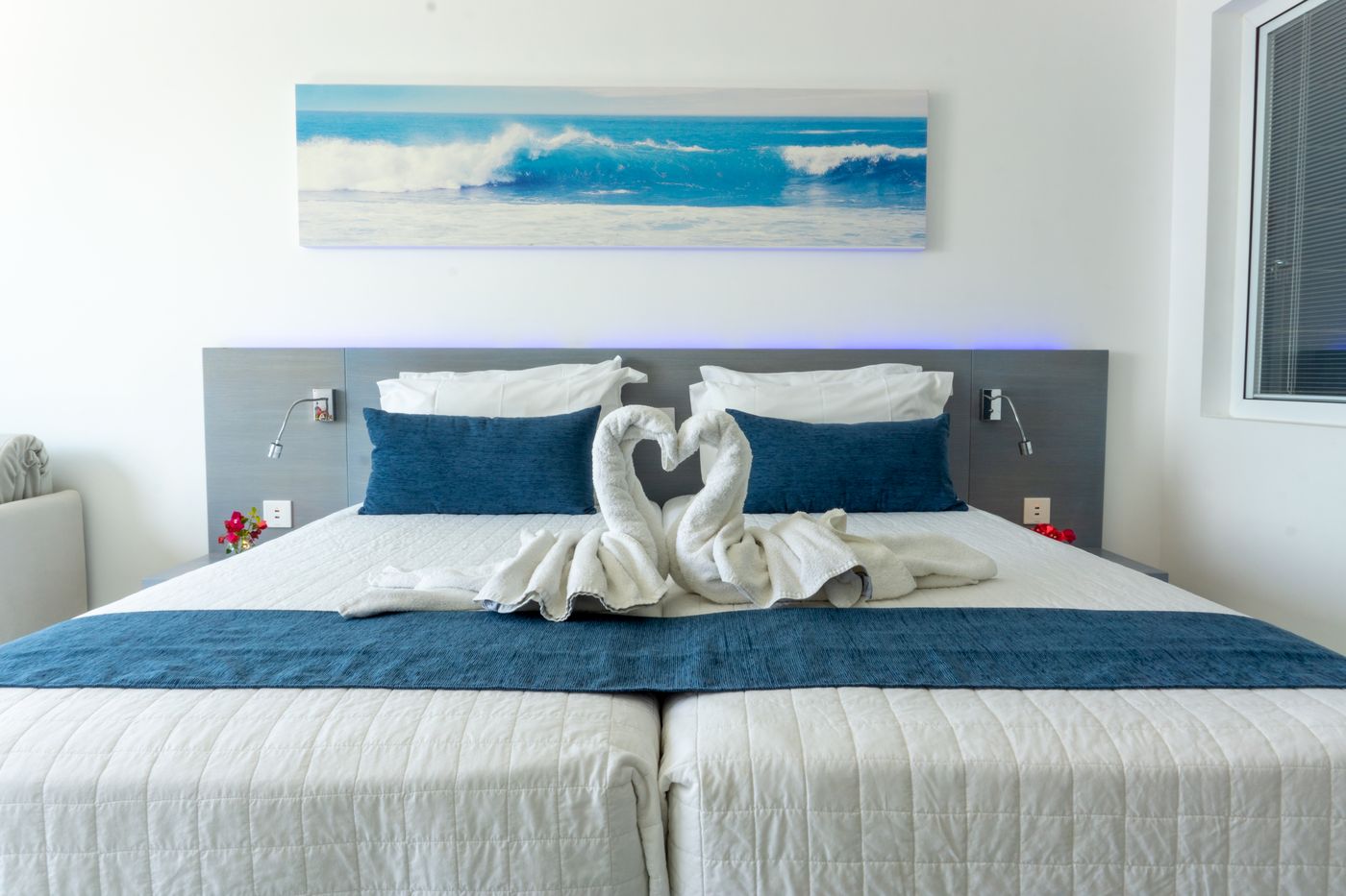 Anonymous-Beach-Hotel-Room-22