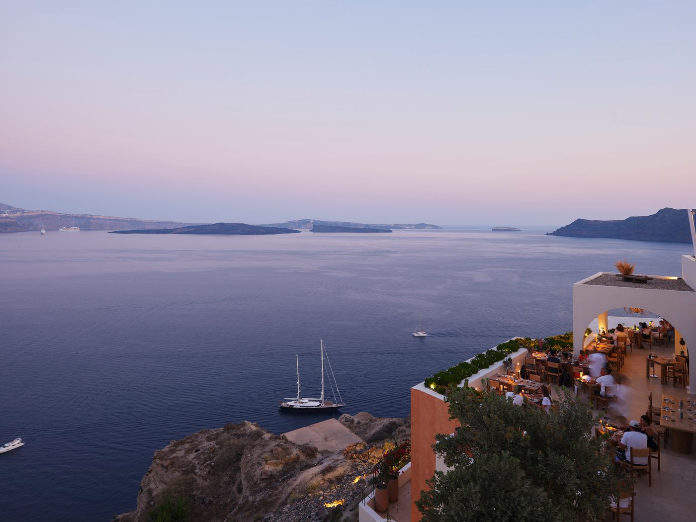 Andronis-Luxury-Suites-Restaurant-73