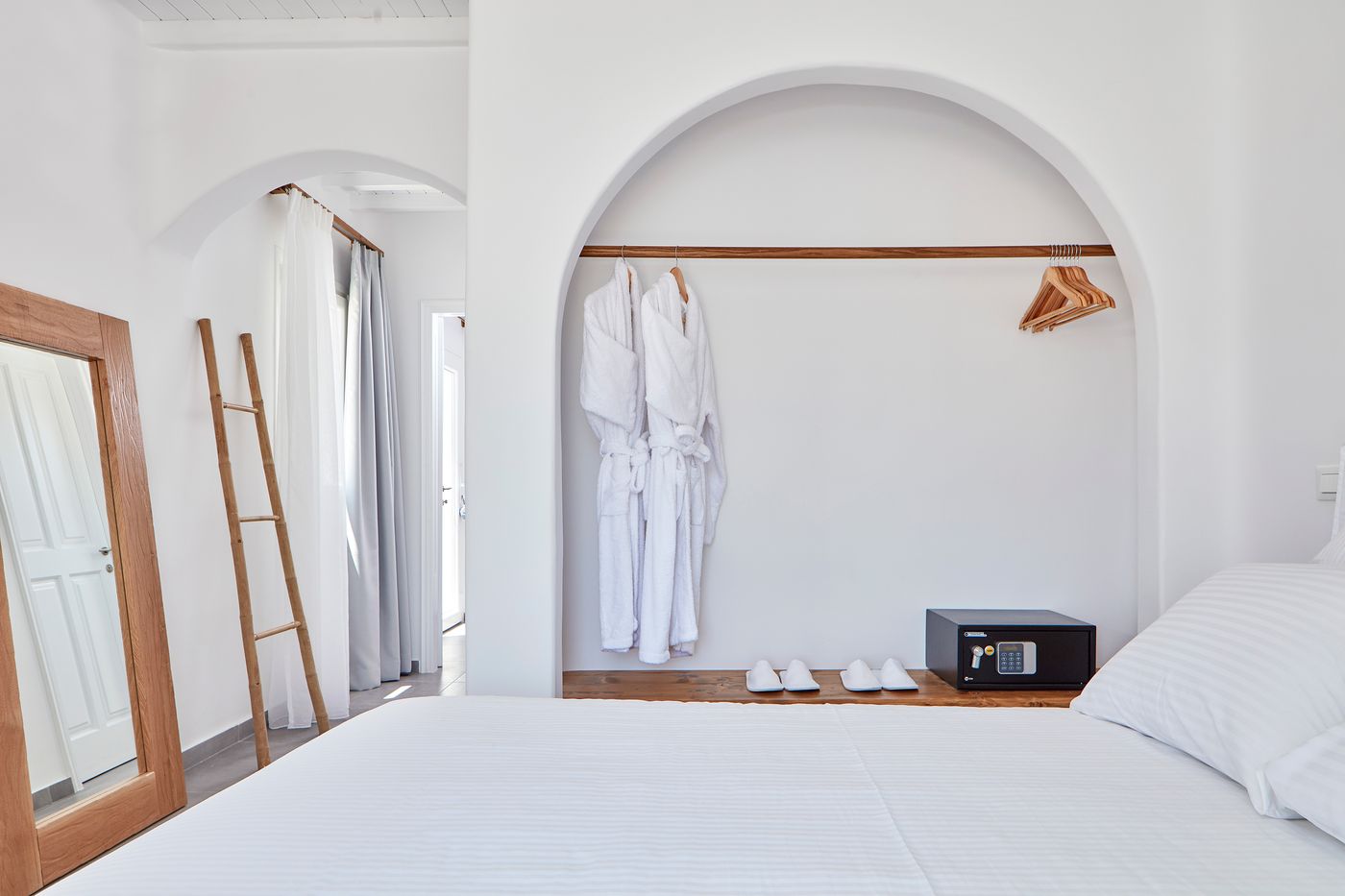 Mykonos-Waves-Room-11