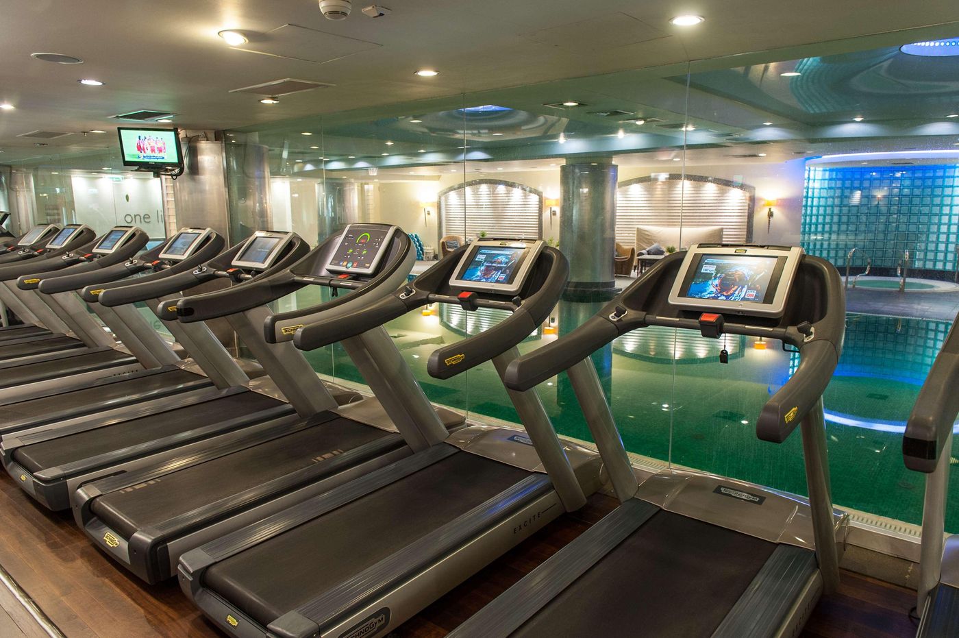 Regent-Warsaw-Hotel-Sports-and-Entertainment-49