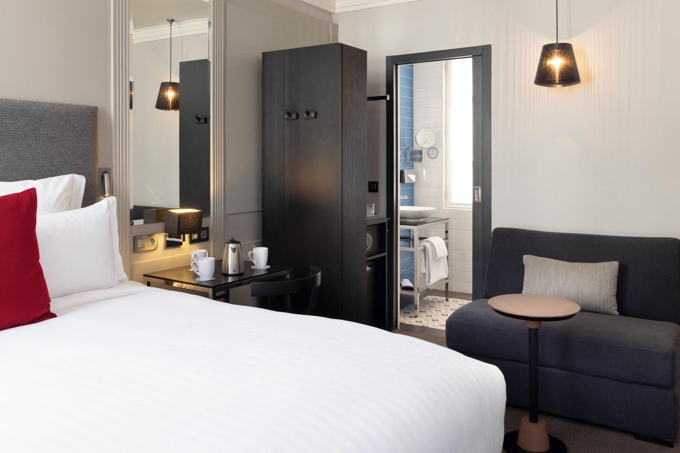 Hotel-Les-Matins-de-Paris-Room-29