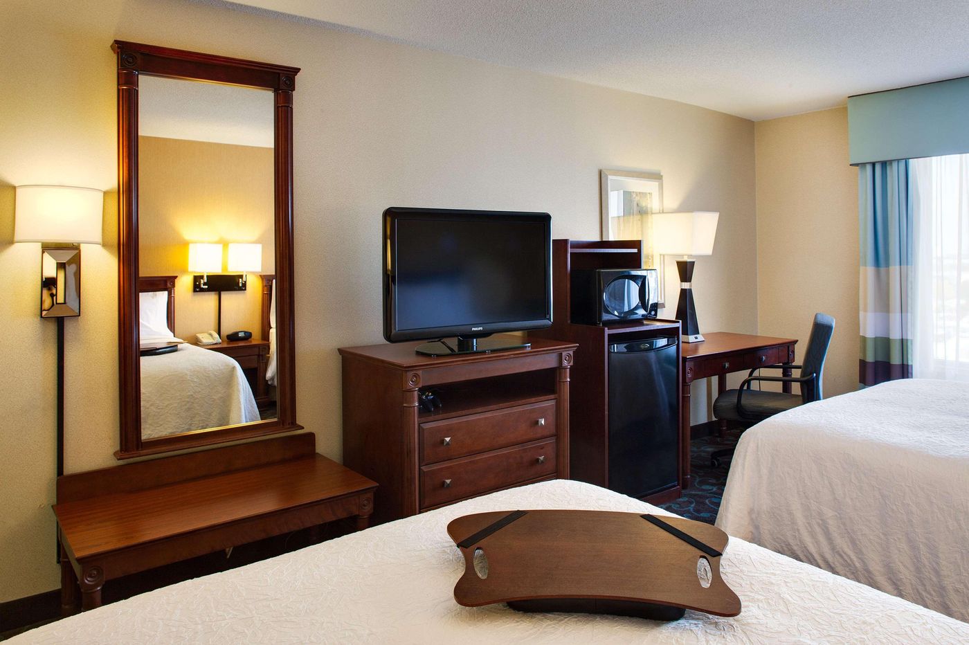 Hampton Inn & Suites Toronto Airport-Canada-MISSISSAUGA-Room-7
