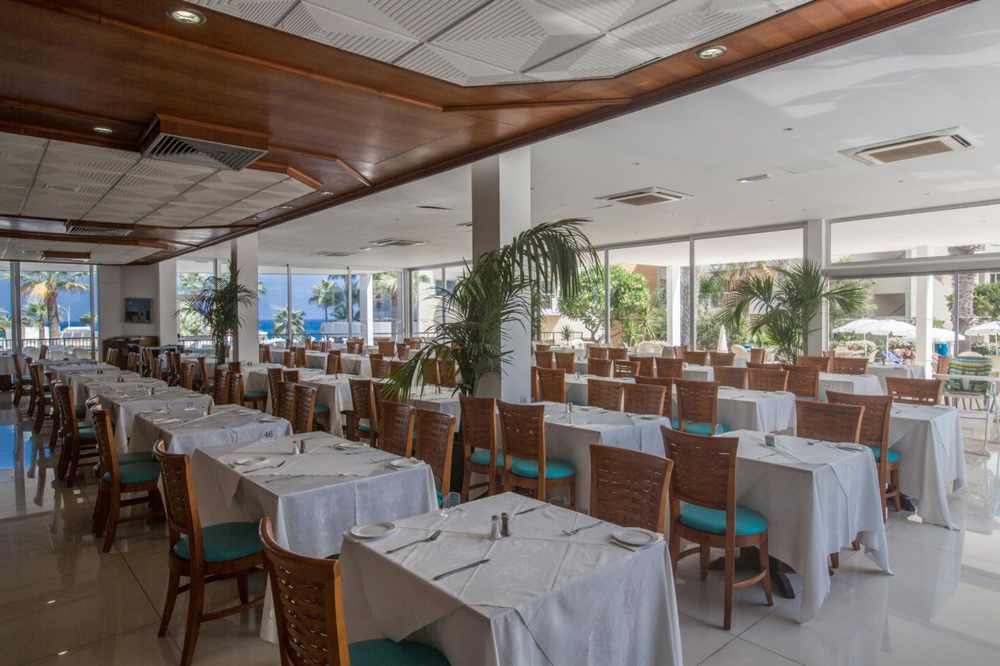 Tsokkos-Protaras-Beach-Hotel-Restaurant-19