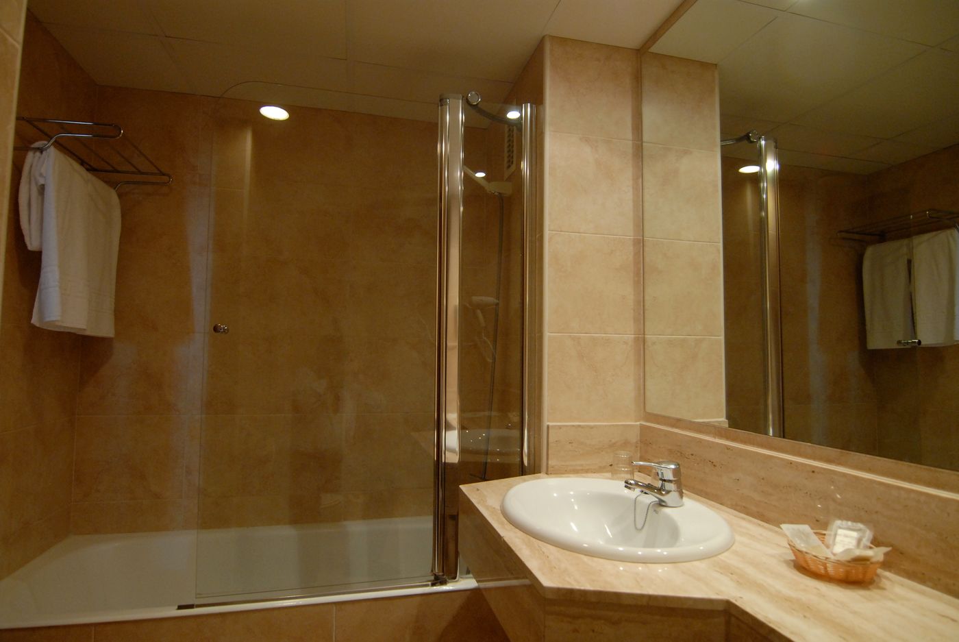 Beverly-Park-Room-18