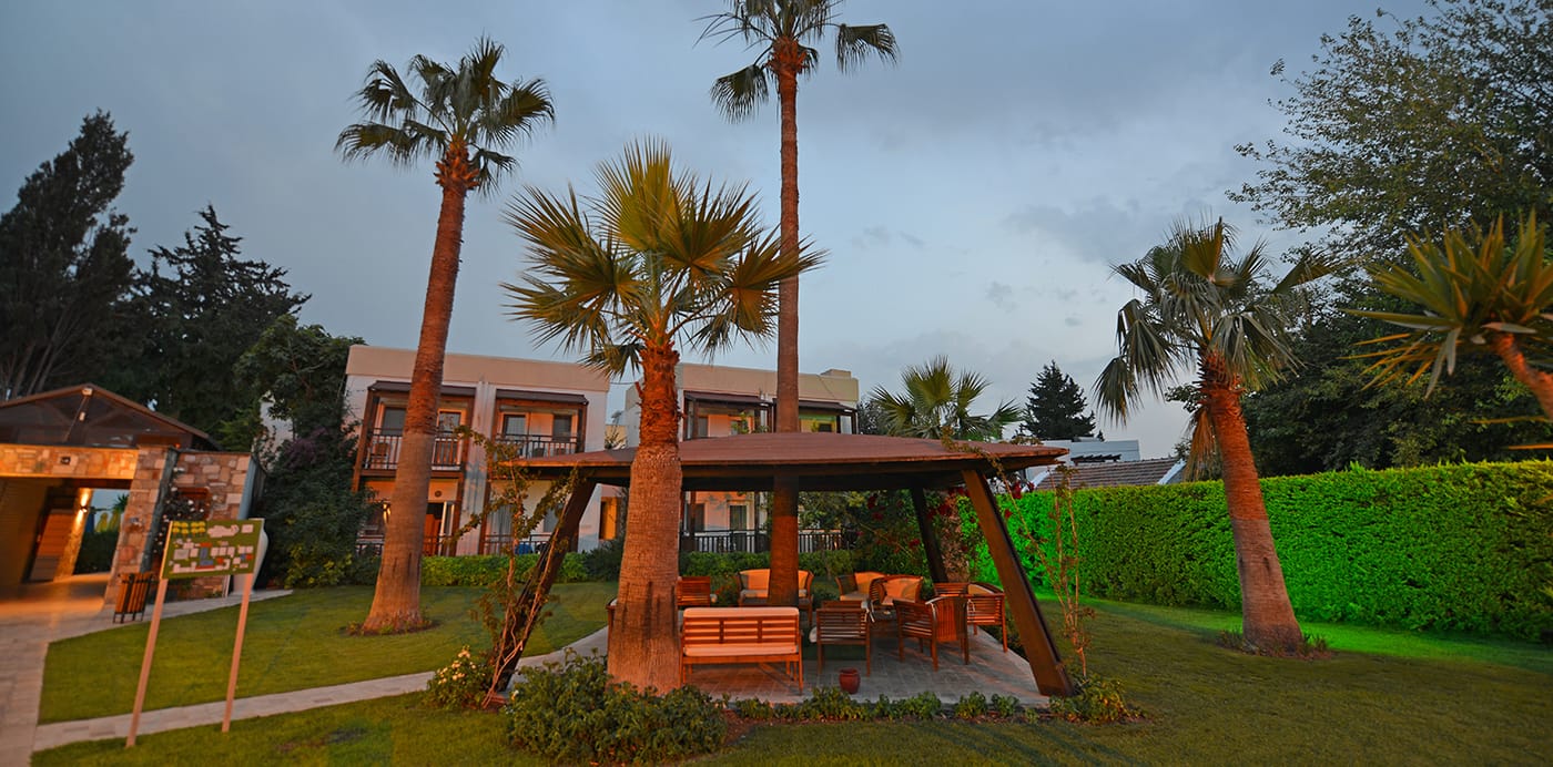 Bitez-Garden-Life-General-view-21